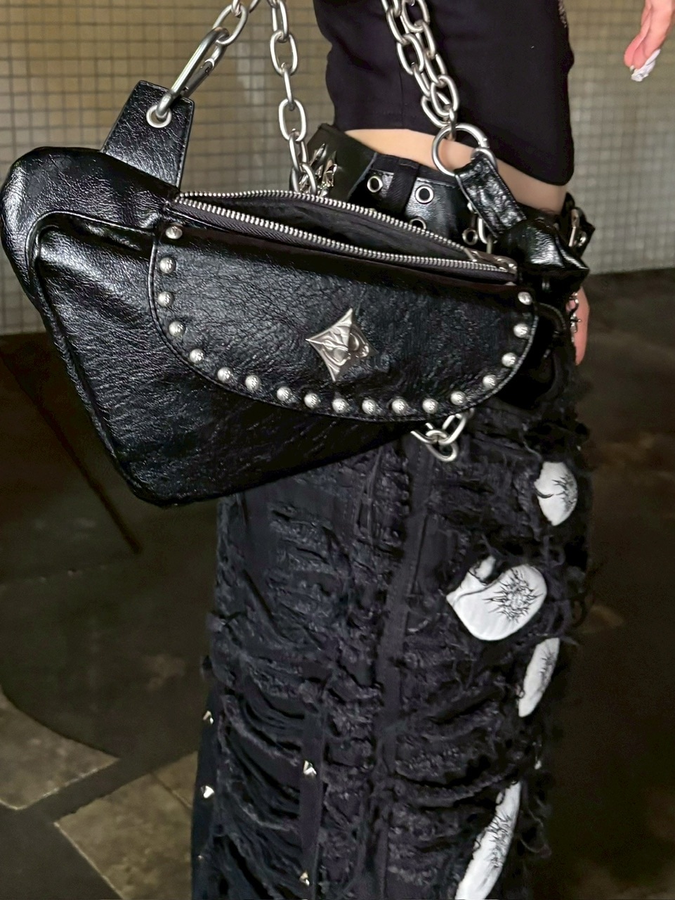 DIG YOUR OWN GRAVE】CHAIN SHOULDER BAG | OUR BRAND,DIG YOUR