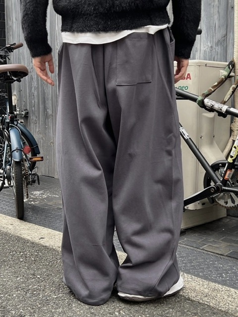 受注制【Chikashitsu +】curve stitch straight sweat pants (3color