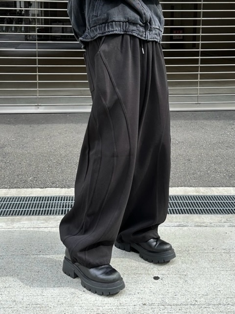 受注制【Chikashitsu +】curve stitch straight sweat pants (3color