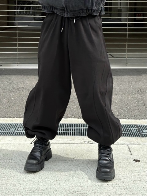 受注制【Chikashitsu +】curve stitch straight sweat pants (3color