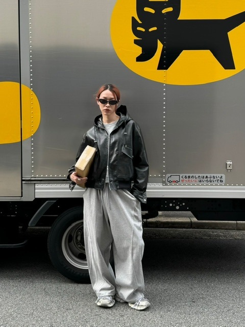 受注制【Chikashitsu +】curve stitch straight sweat pants (3color) / 【チカシツプラス】カーブスティッチストレートスウェットパンツ