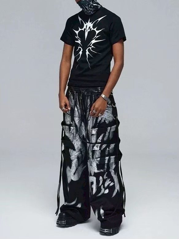 アート・デザイン・音楽 DUTCH 40 Masquerade DND4DES】 MULTI-LAYERED STRIPED GRAFFITI CARGO PANTS | OUR BRAND