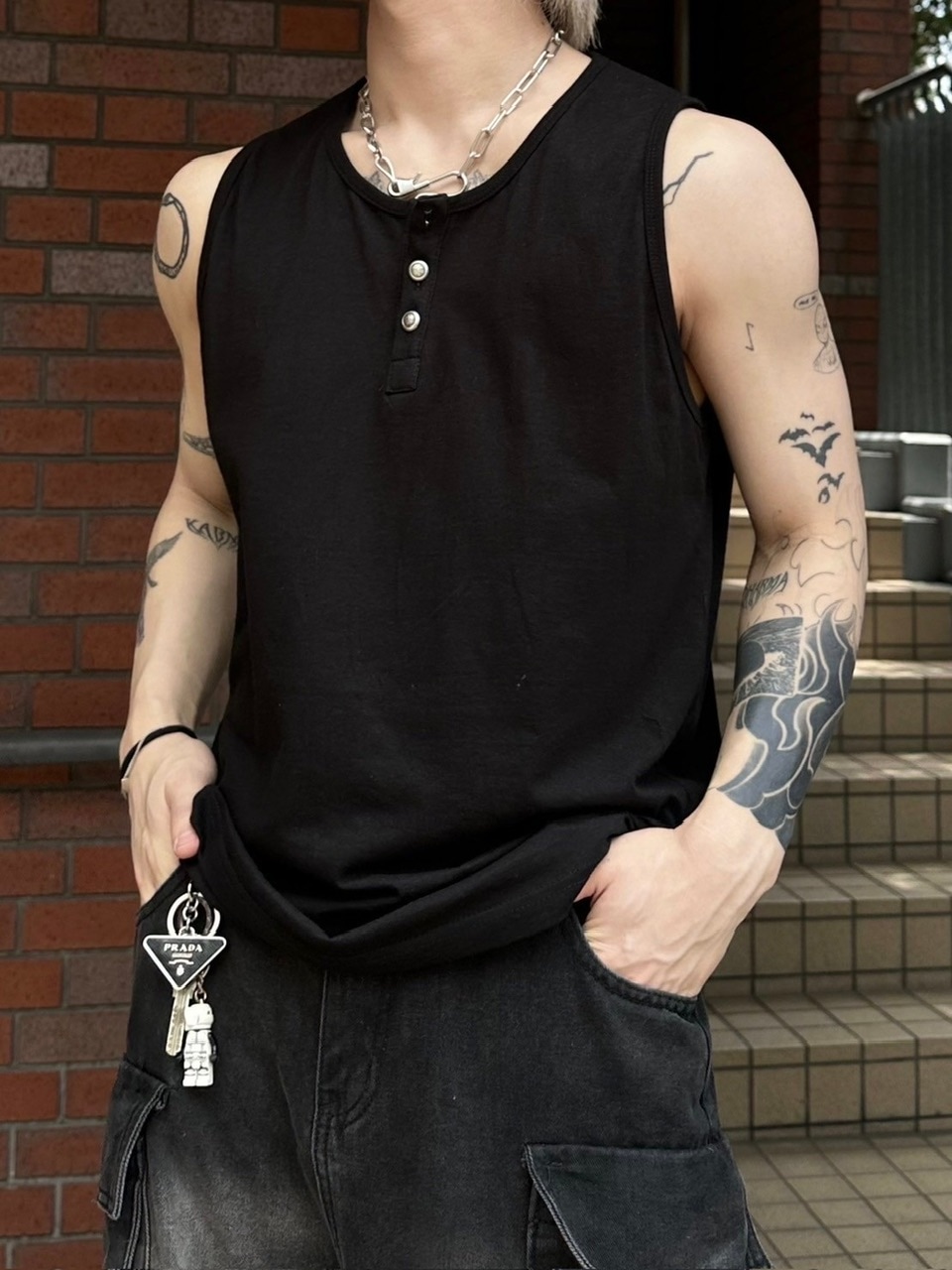 【LOW CLASSIC】 HENRY-NECK SLEEVELESS / 追跡付 Chikashitsu +】henry neck sleeveless (3color