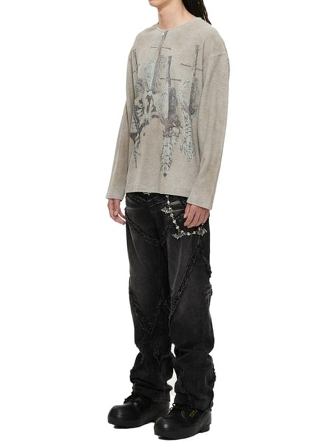 The Boy Has No Patience】PRINTED BONE WITH SWORD L/S TEE