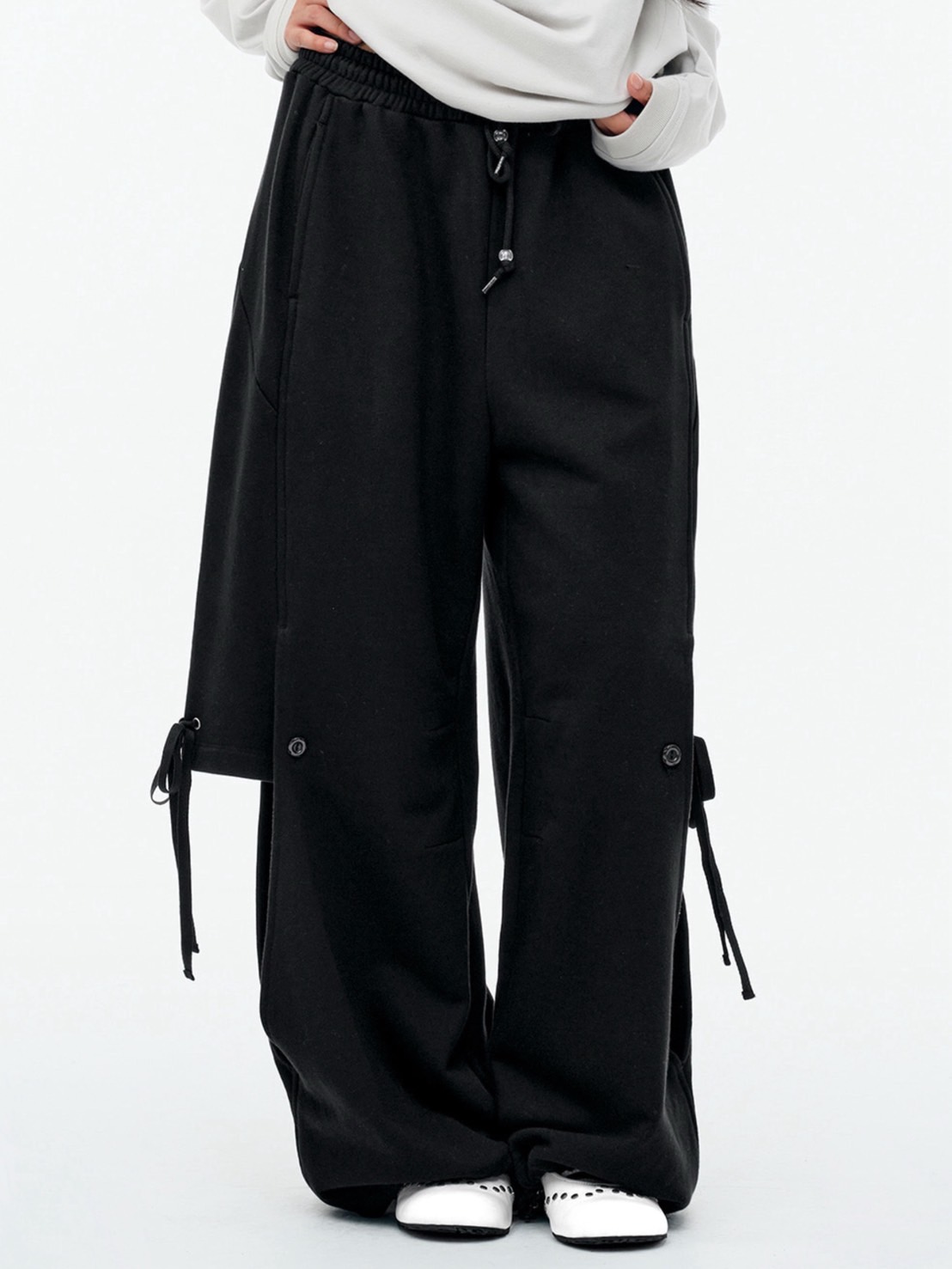 【TUOMIO】DOUBLE LAYERED SWEATPANTS / 【トゥオミオ】ダブルレイヤードスウェットパンツ