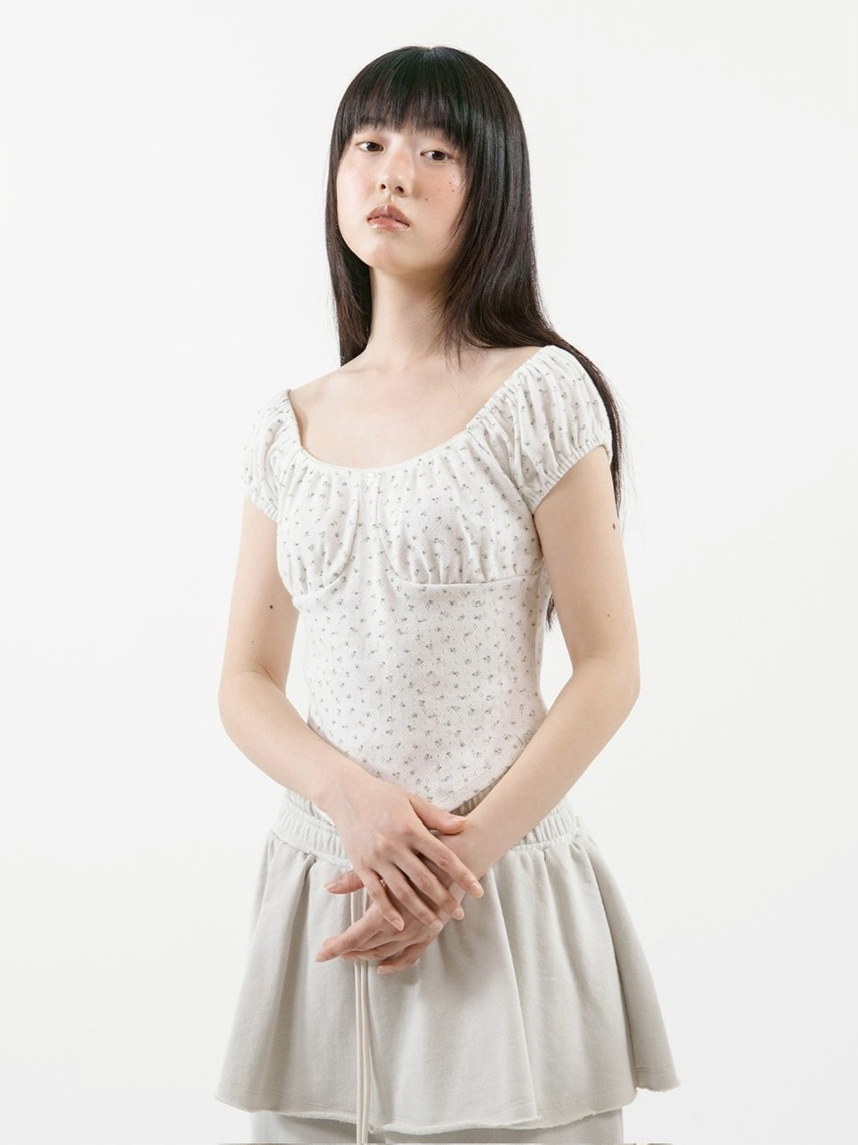 シャーリング 花柄 ミニ丈 [TUOMIO] FLOWER SHIRRED T-SHIRT TUOMIO】FLOWER SHIRRED T-SHIRT / 【トゥオミオ】フラワー