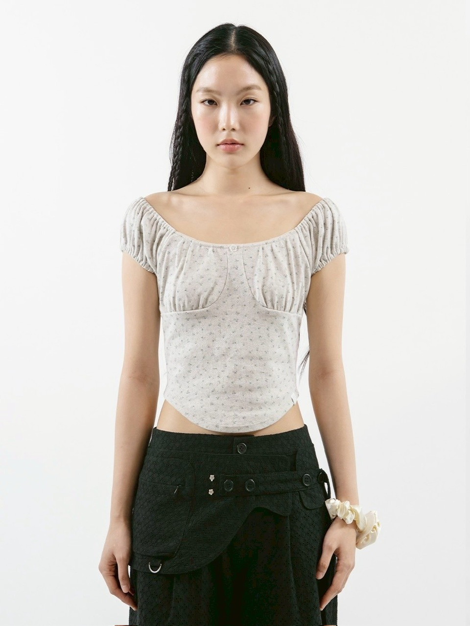 TUOMIO】FLOWER SHIRRED T-SHIRT / 【トゥオミオ】フラワー