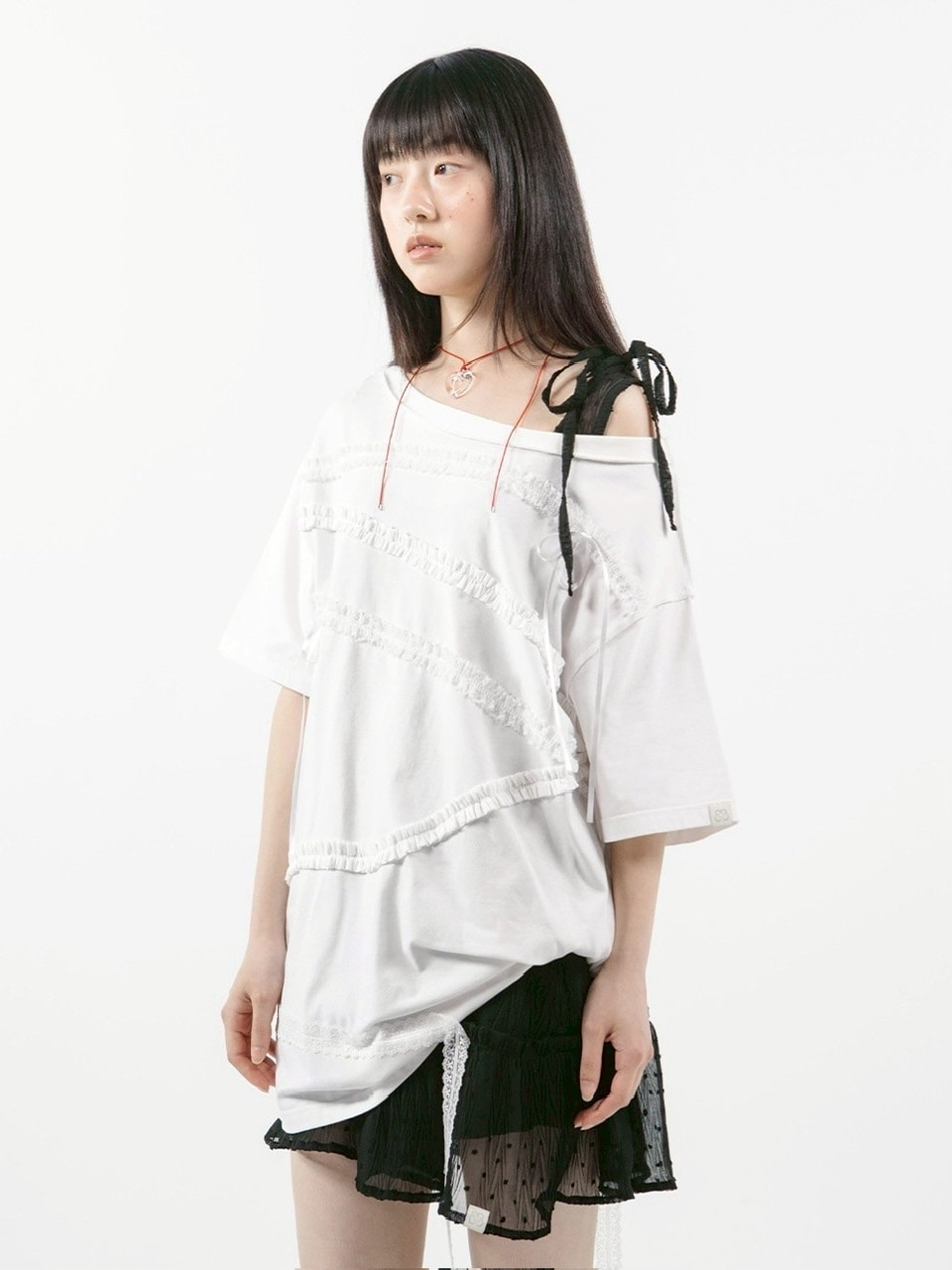 TUOMIO】LACE STRAP OVERSIZED T-SHIRT / 【トゥオミオ】レース TUOMIO】LACE STRAP OVERSIZED T-SHIRT / 【トゥオミオ】レース