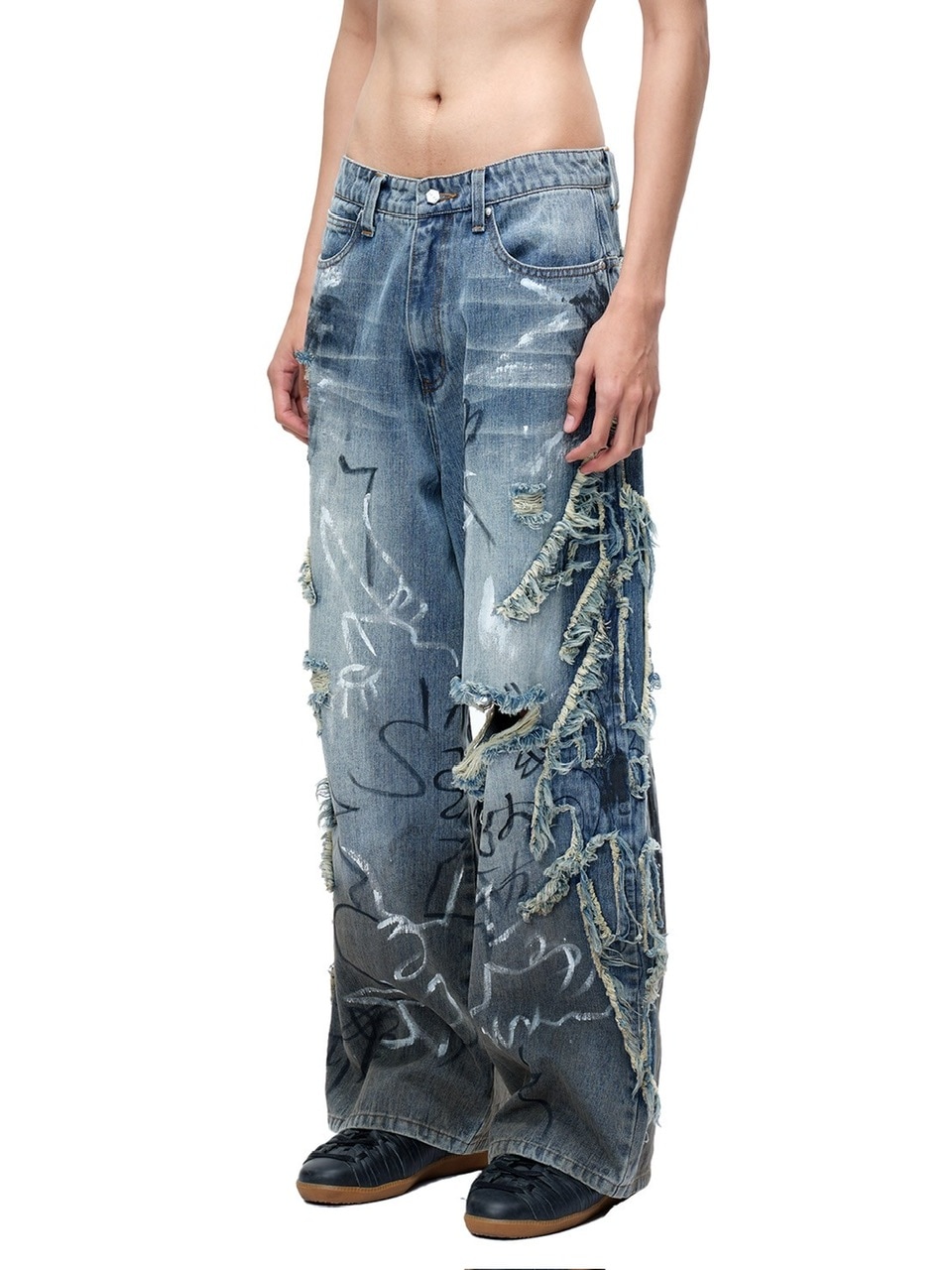 【The Boy Has No Patience】LUMINOUS DAWN GRAFFITI JEANS / 【ザボーイハズノーペーシェンス】グラフィティデザインダメージデニムパンツ