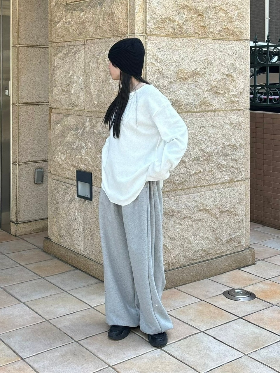 受注制【Chikashitsu +】snap button buggy sweat pants (3color)