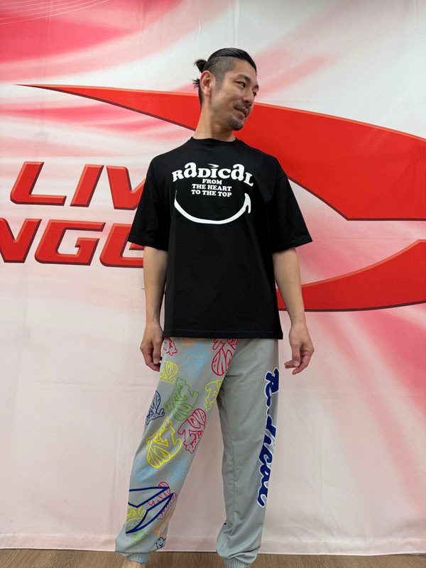 RADICAL Smile BIGコットンTシャツ＜ブラック×ホワイト＞
