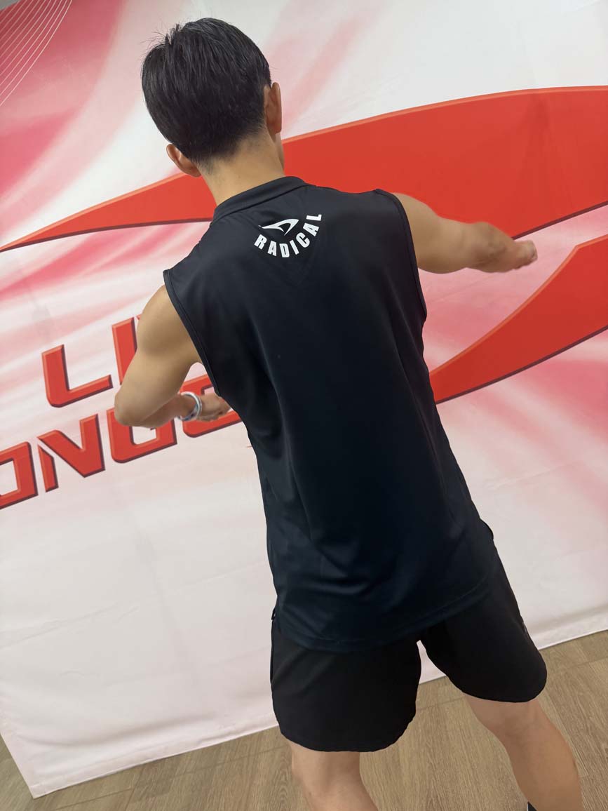 UBOUND Vネックノースリーブ＜ブラック＞