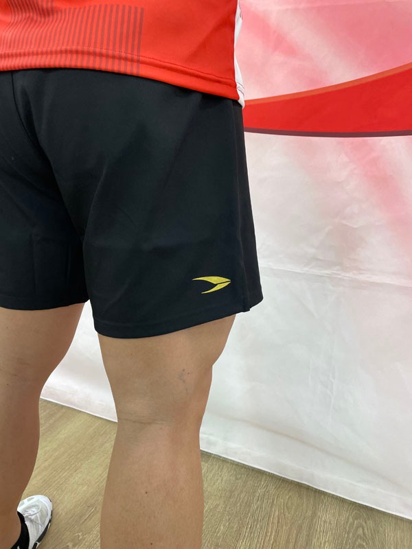 RADICALショートパンツ＜ブラック×ゴールド＞