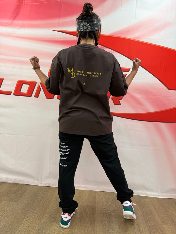 MEGADANZビッグTシャツ＜ブラウン＞