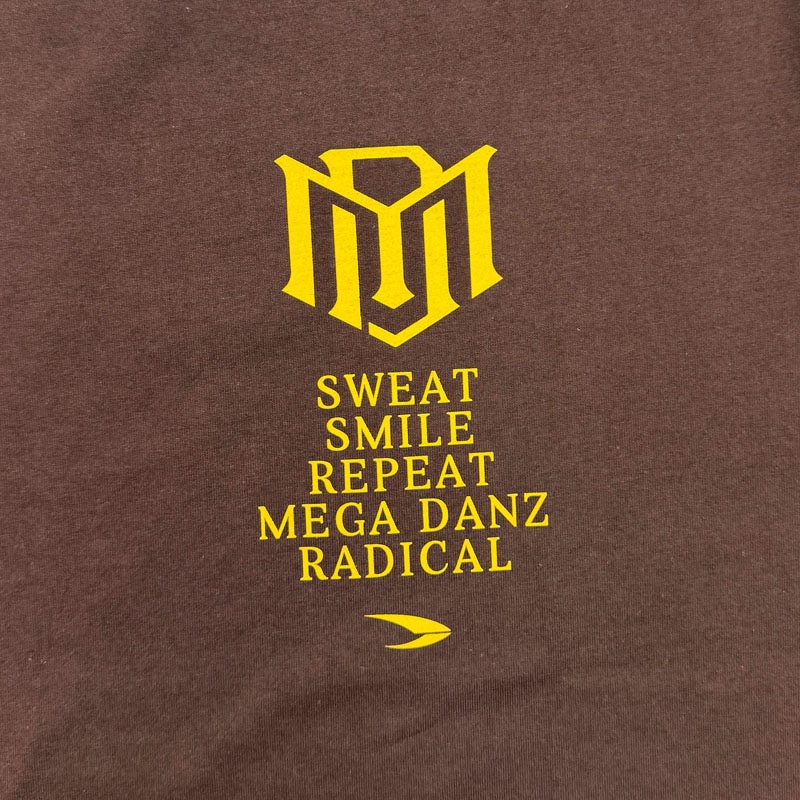 MEGADANZビッグTシャツ＜ブラウン＞