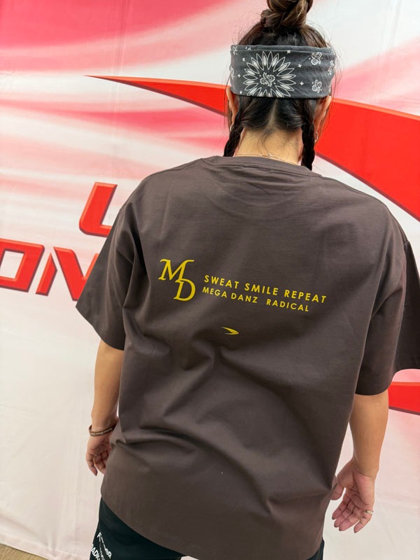 MEGADANZビッグTシャツ＜ブラウン＞