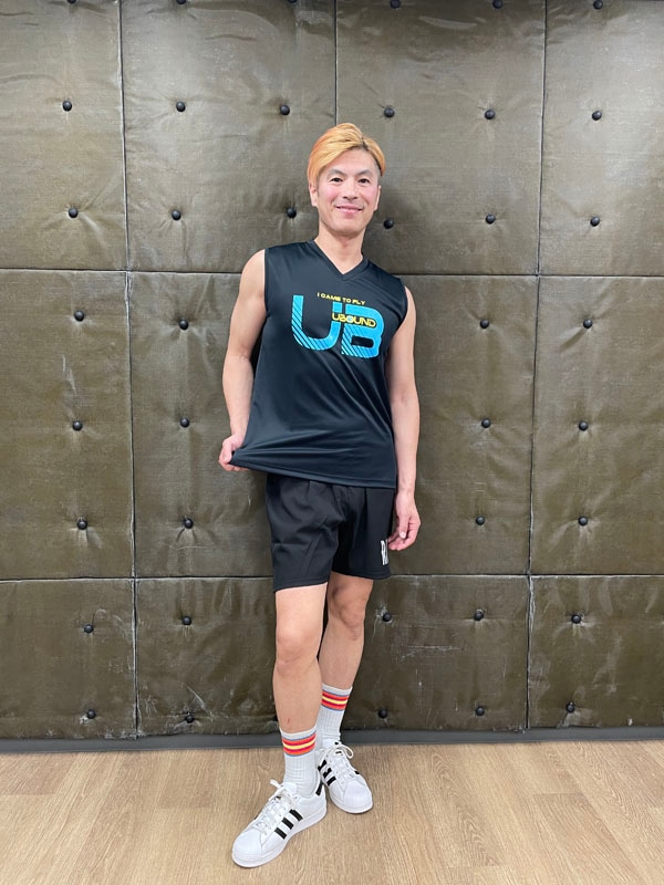 UBOUND Vネックノースリーブ＜ブラック×ブルー＞