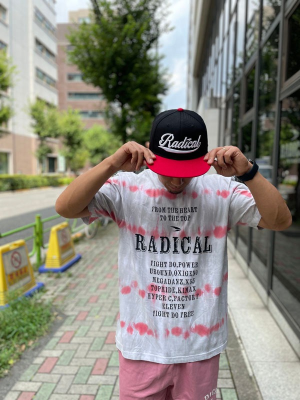 フラットキャップ＜ブラック×レッド＞