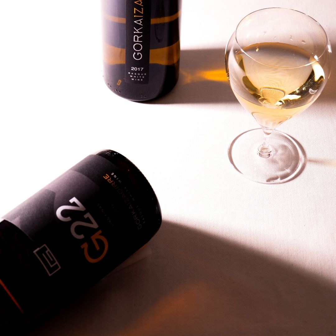 ゴルカ イサギレ チャコリ ブランコ