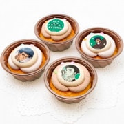 ACCA13区監察課　バレンタインケーキ　特典缶バッジ　ジーン　ニーノ 公式】ACCA13区監察課 ケーキ・マカロン・カップケーキ【PRIROLL