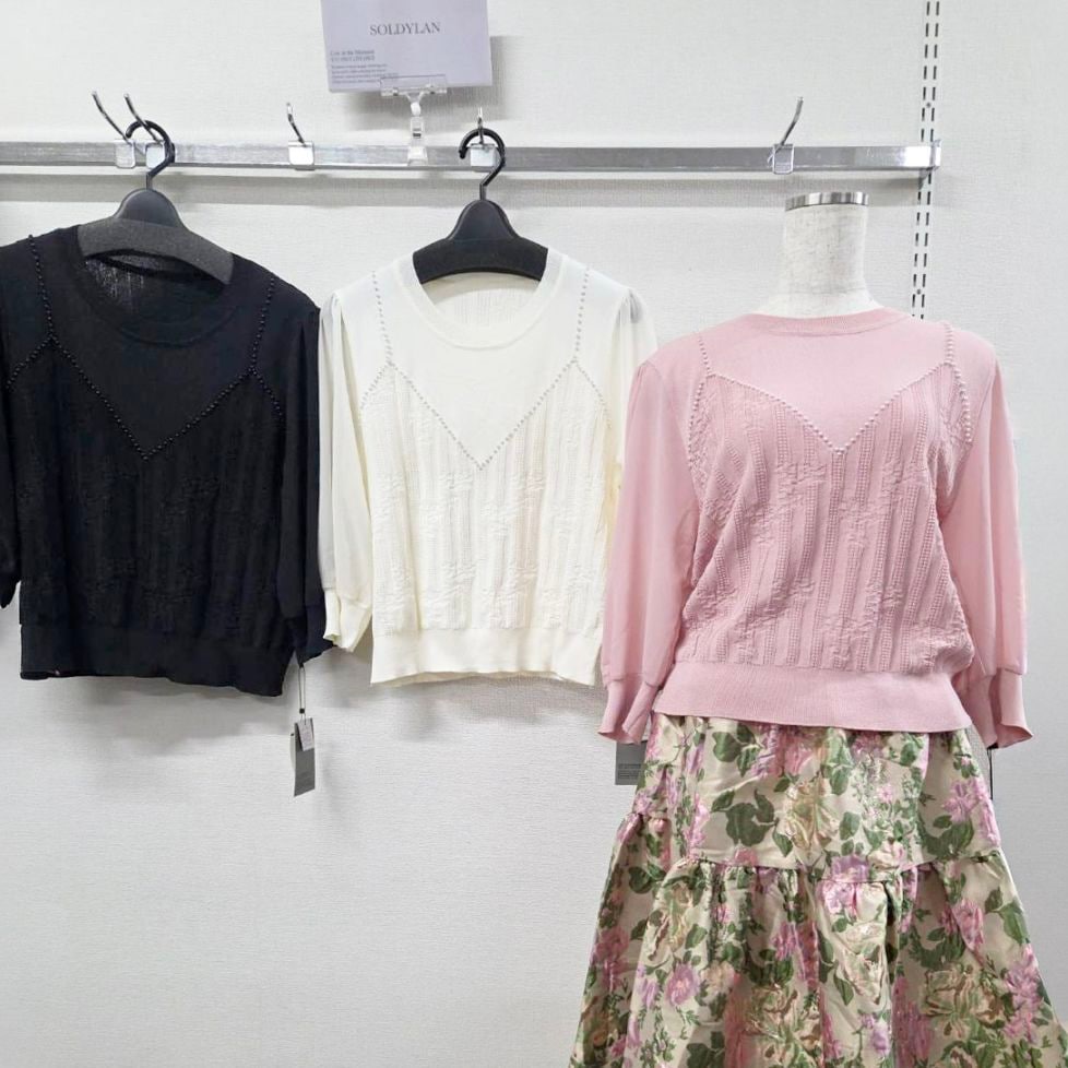 P000【SOLDYLAN】パール付き 異素材袖 7分袖 ニットPO（F5-26059）