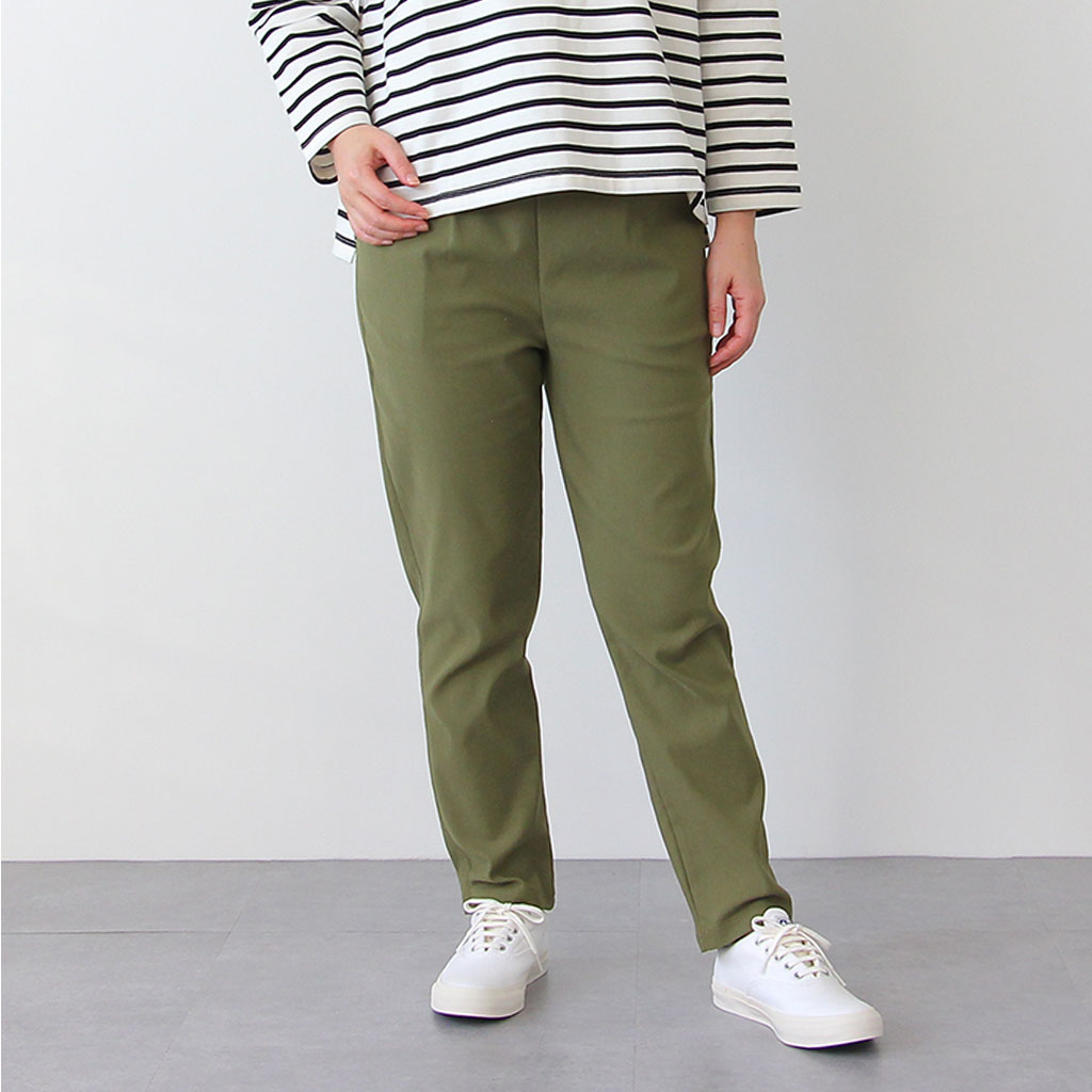 P000【ironohi】ハイパーストレッチ　テーパードパンツ（75-23252）