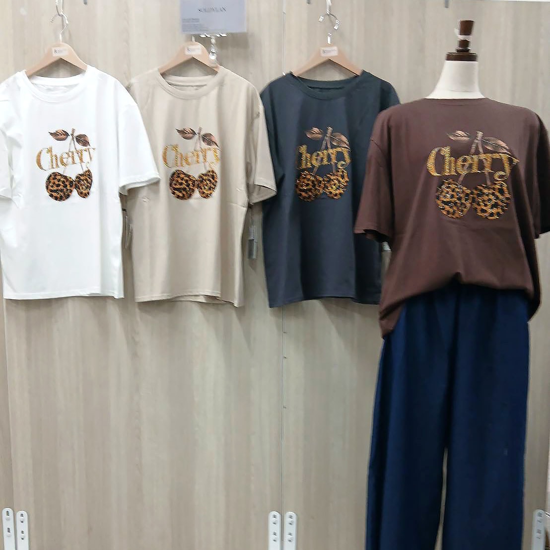 【SOLDYLAN】ヒョウ柄チェリー ビジューTシャツ