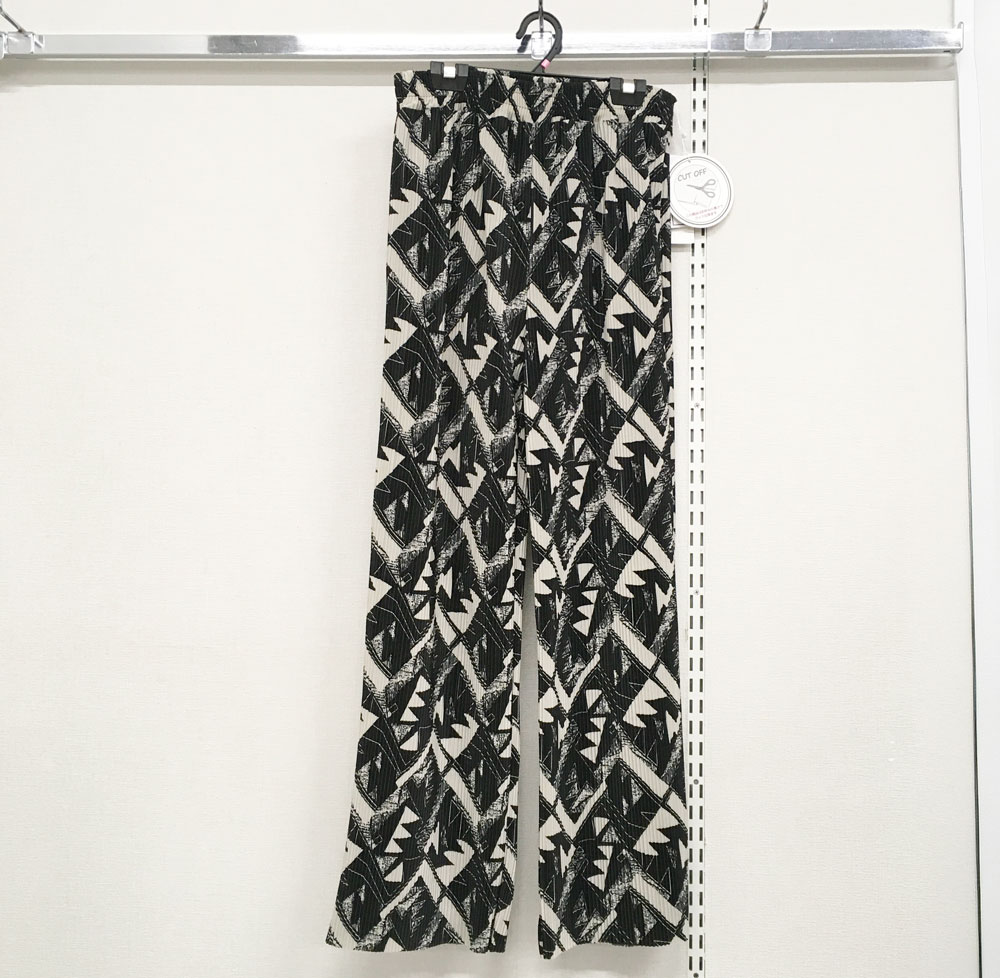 P000 エスニック柄プリーツストレートパンツ（F2KA-366619）