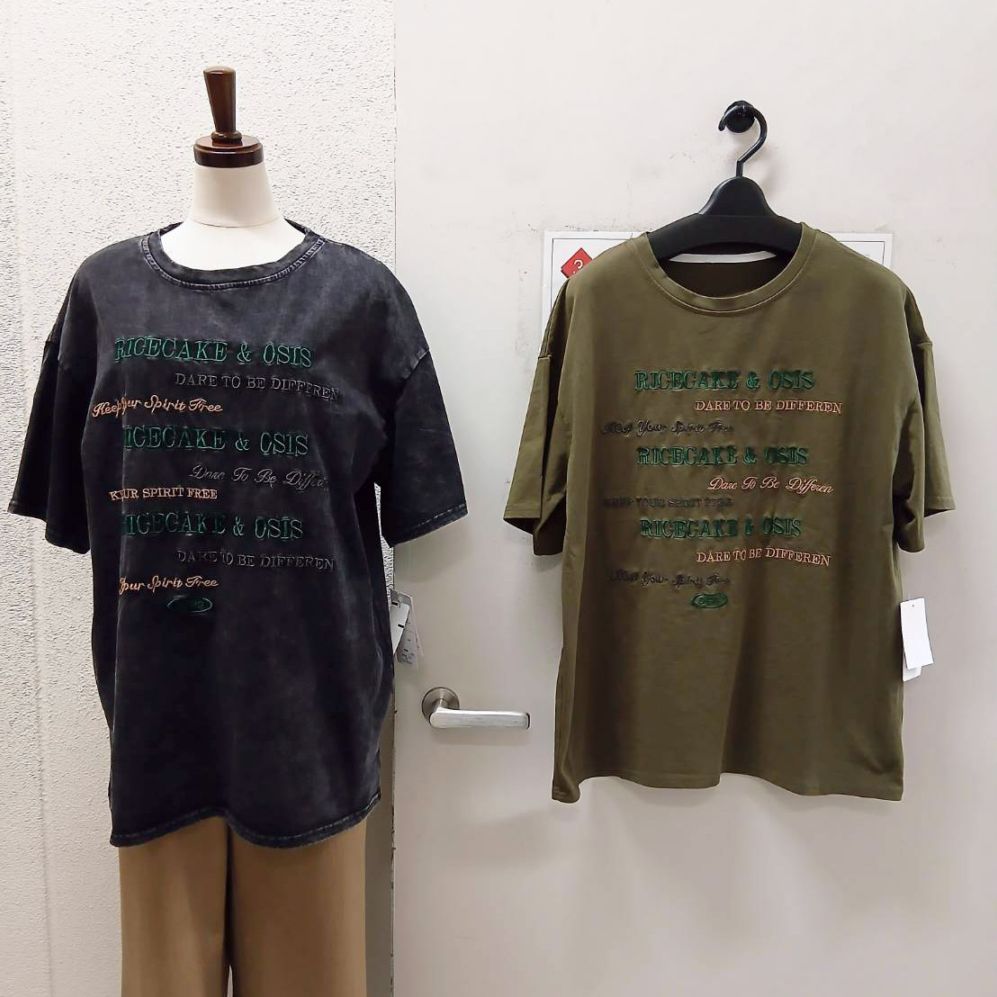 P000 英字刺しゅう ピグメントTシャツ（F3Y-46516570）