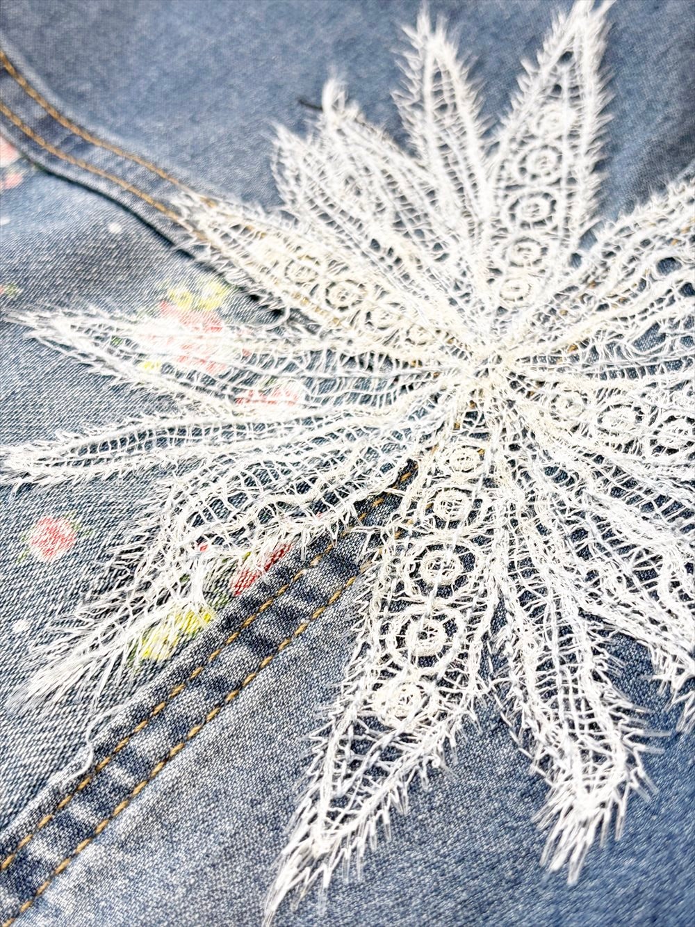 P000 【SOLDYLAN】レース貼りリメイク風パッチワーク デニムパンツ