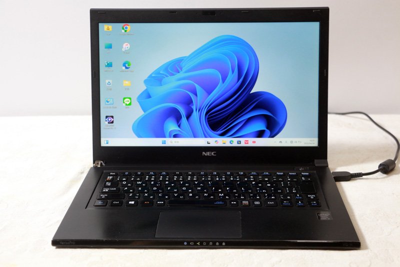 パソコン Nec core i5-4200U メモリー4GB SSD 128Gb