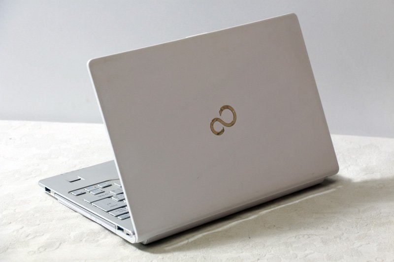 ノートパソコン 富士通 LIFEBOOK WS1/B1 FMVWB1S17 Core i7 7500U 2.7