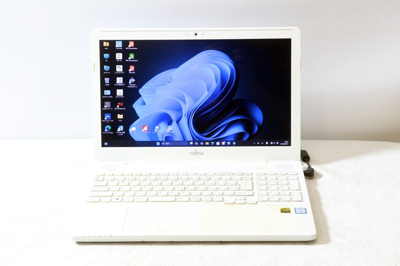 ノートパソコン windows11 オフィス付き core i7 AH53/B2 ノートパソコン windows11 オフィス付き core i7 AH53/B2 ノート