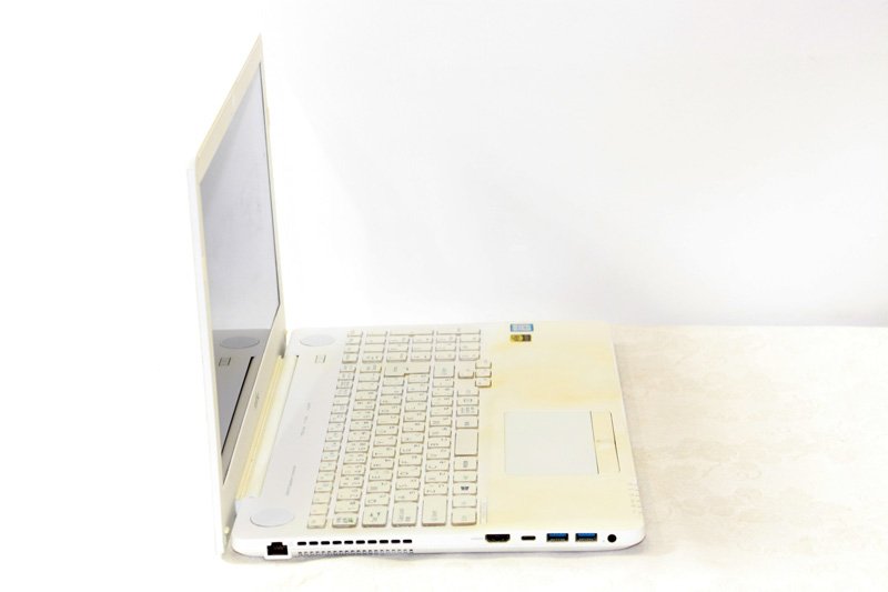 ノートパソコン 富士通 LIFEBOOK AH53/B2 FMVA53B2W Core i7