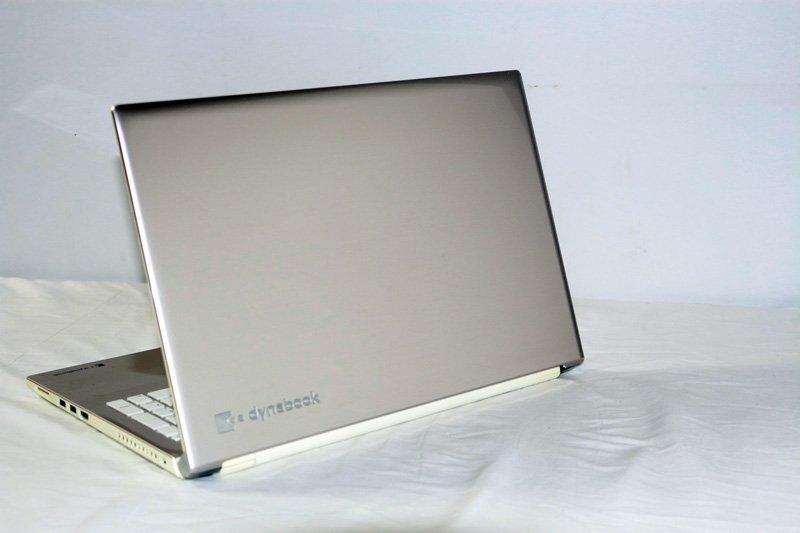 ノートパソコン Dynabook AZ65/CGSD Core i7 7500U 2.7GHz 16GB