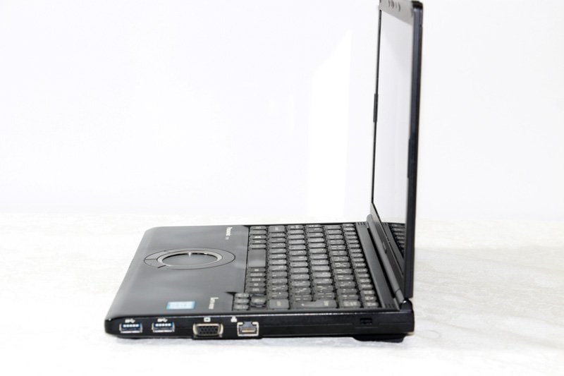 ノートパソコン Panasonic CF-SV7JDUQR Core i7 8550U 1.8GHZ