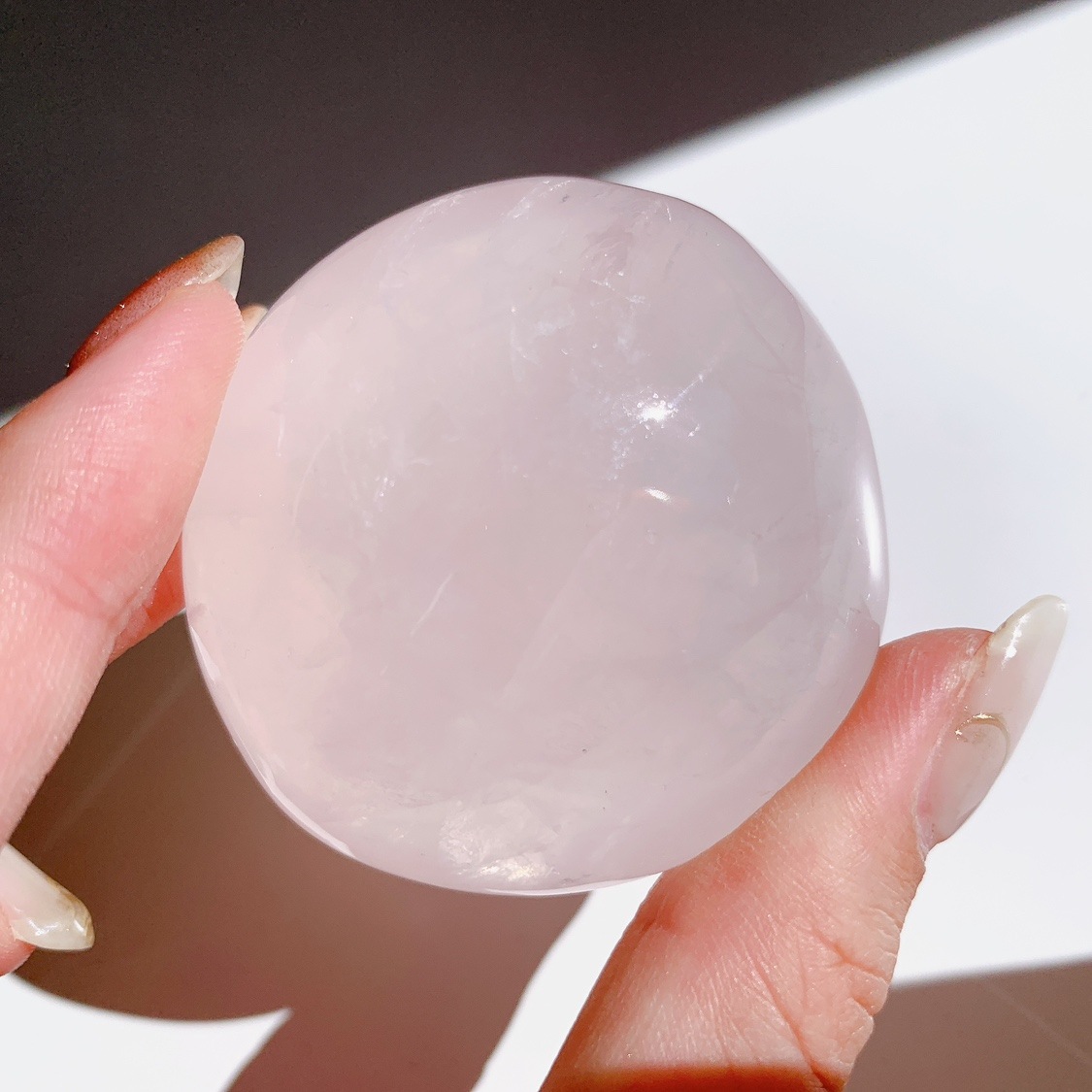 ローズクォーツ にぎり石 | パームストーン（にぎり石） | Crystals by