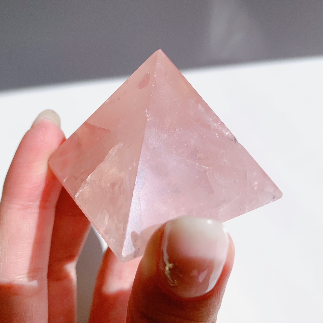ローズクォーツ ピラミッド型