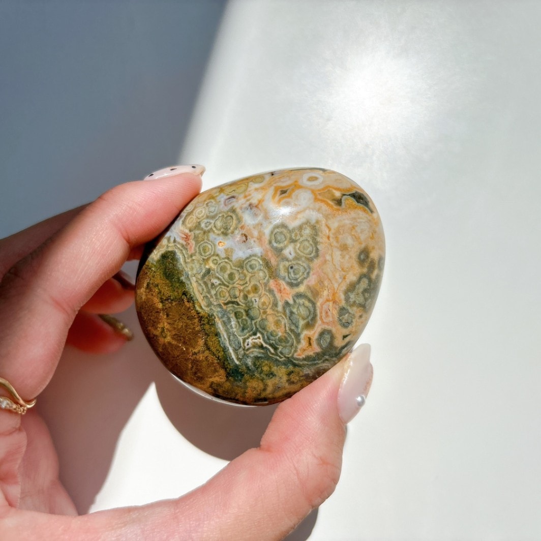 オーシャンジャスパー にぎり石