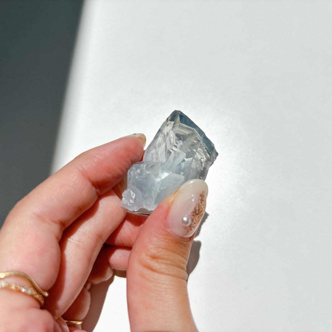 セレスタイト結晶ポイント | 原石 | Crystals by Purely