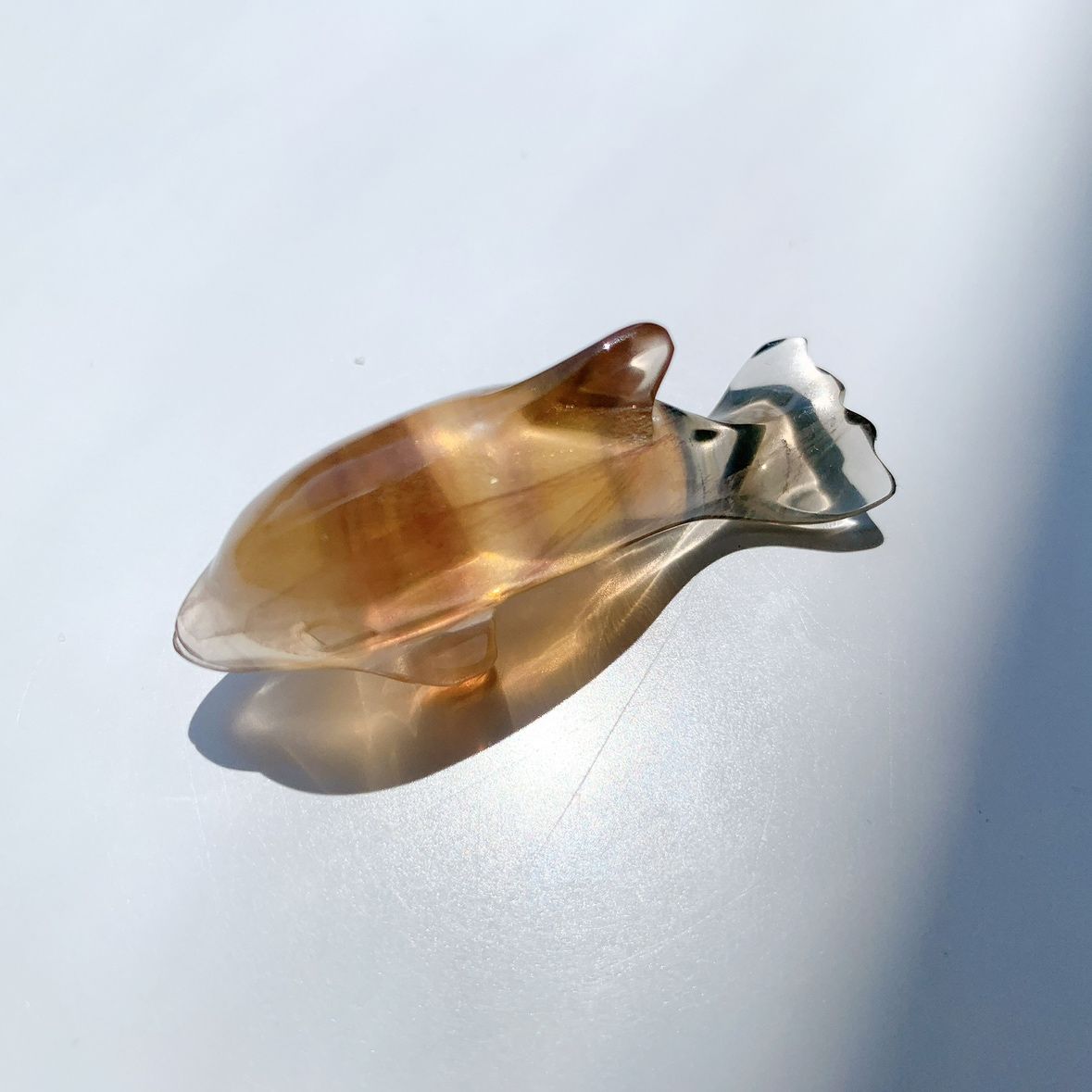 フローライト イルカ型