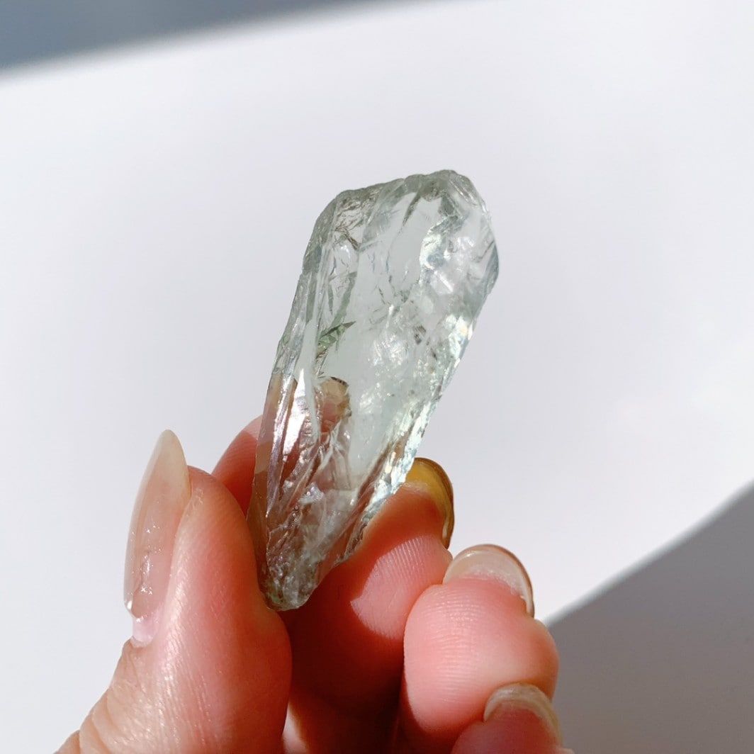 プラシオライト(グリーンアメジスト) 原石