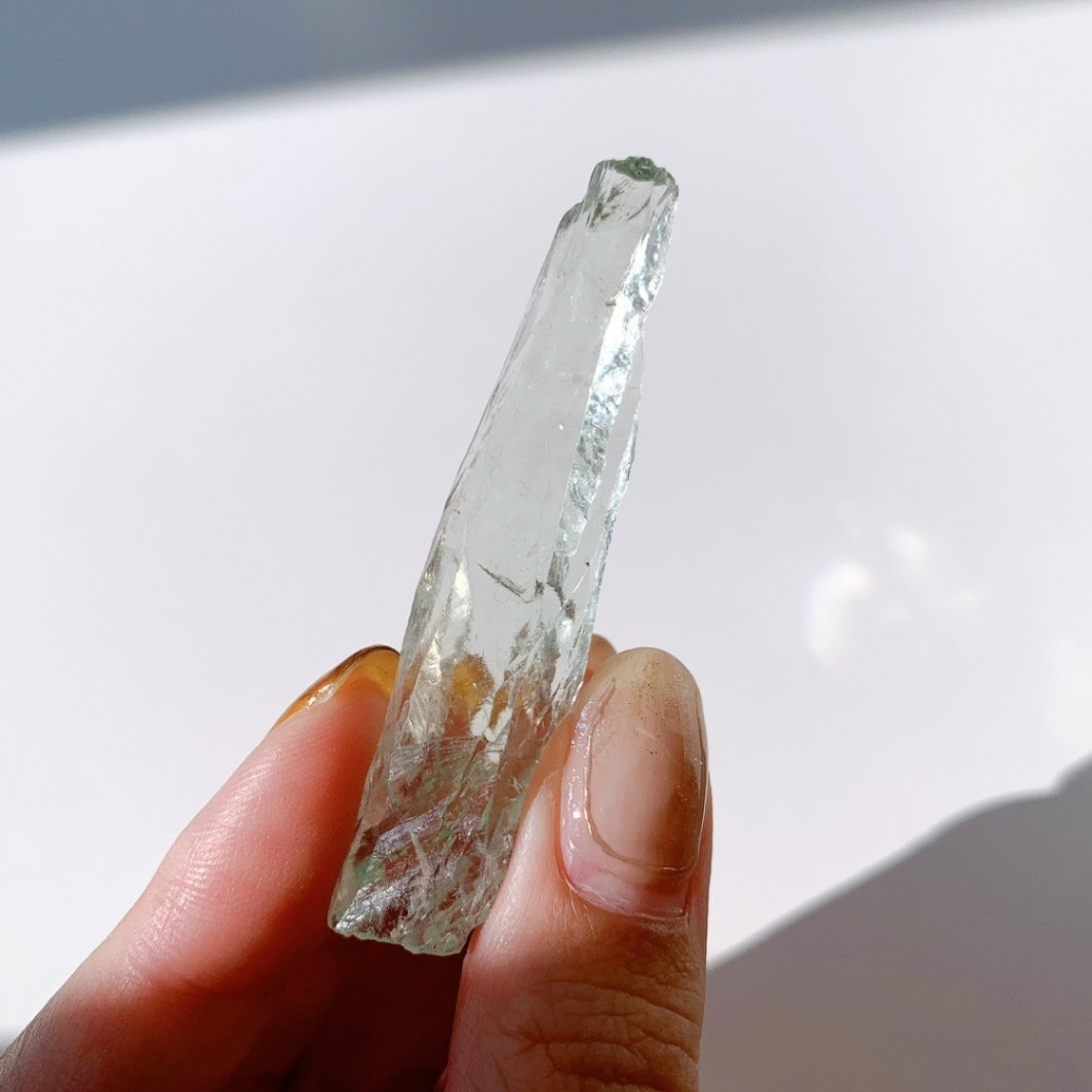 プラシオライト(グリーンアメジスト) 原石