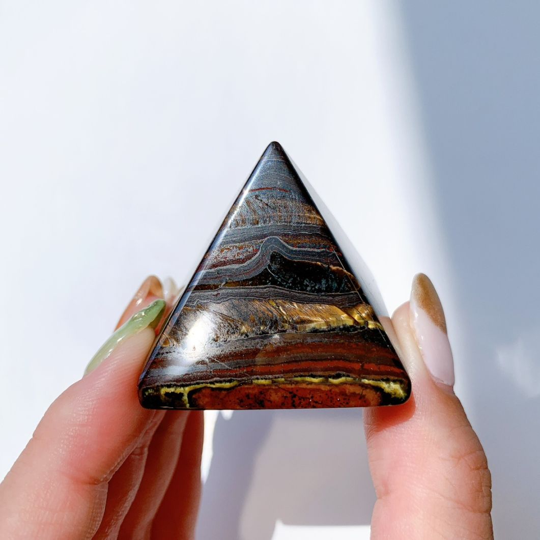 アイアンタイガーアイ ピラミッド型