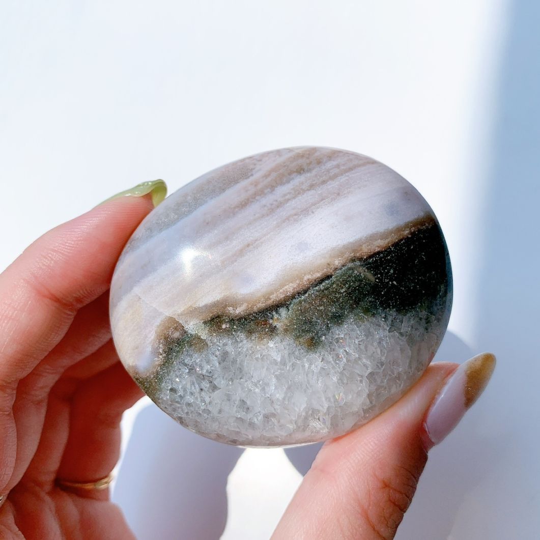 オーシャンジャスパー にぎり石