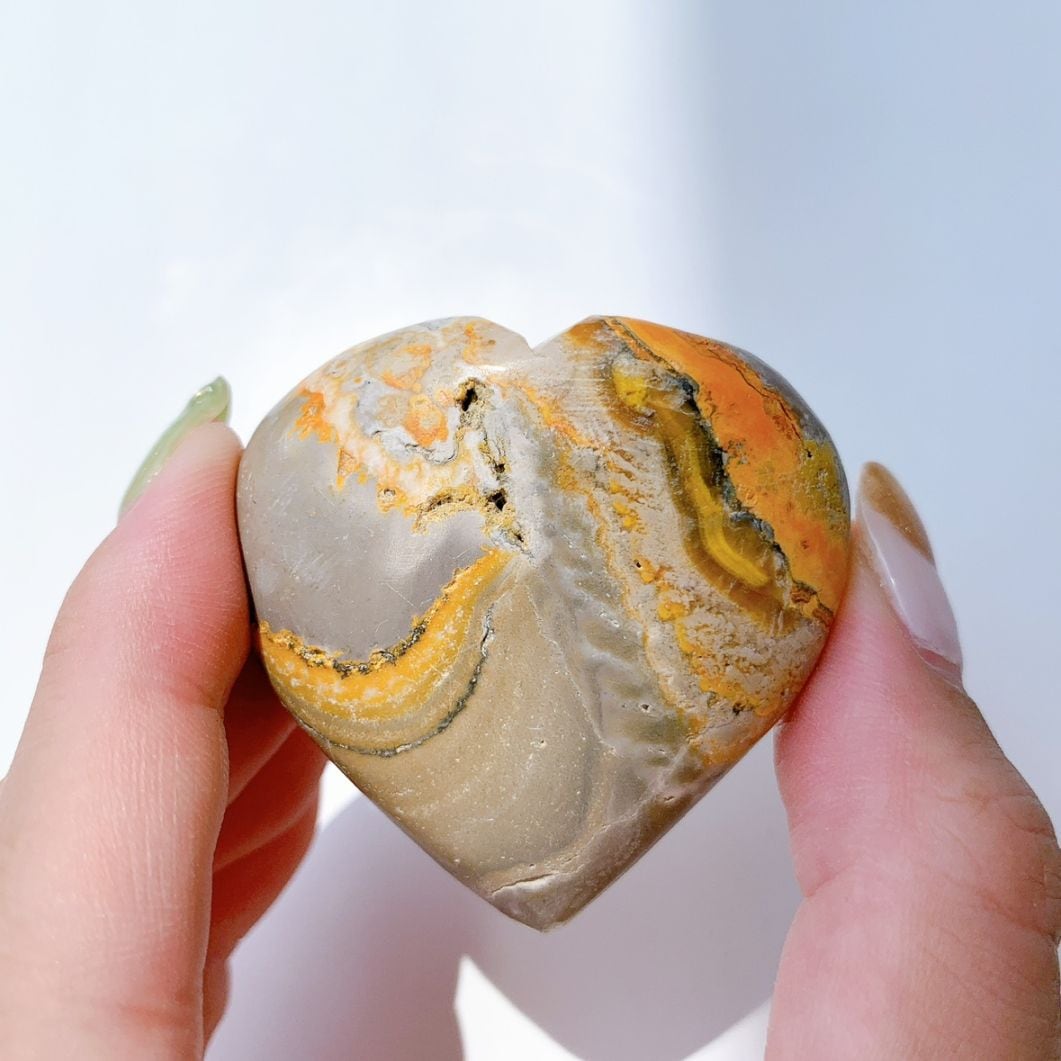 バンブルビージャスパー ハート型