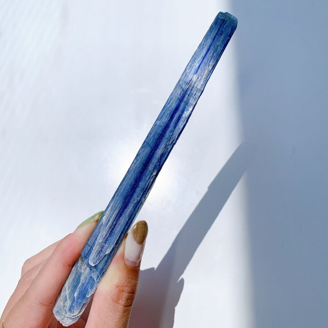 カイヤナイト 原石