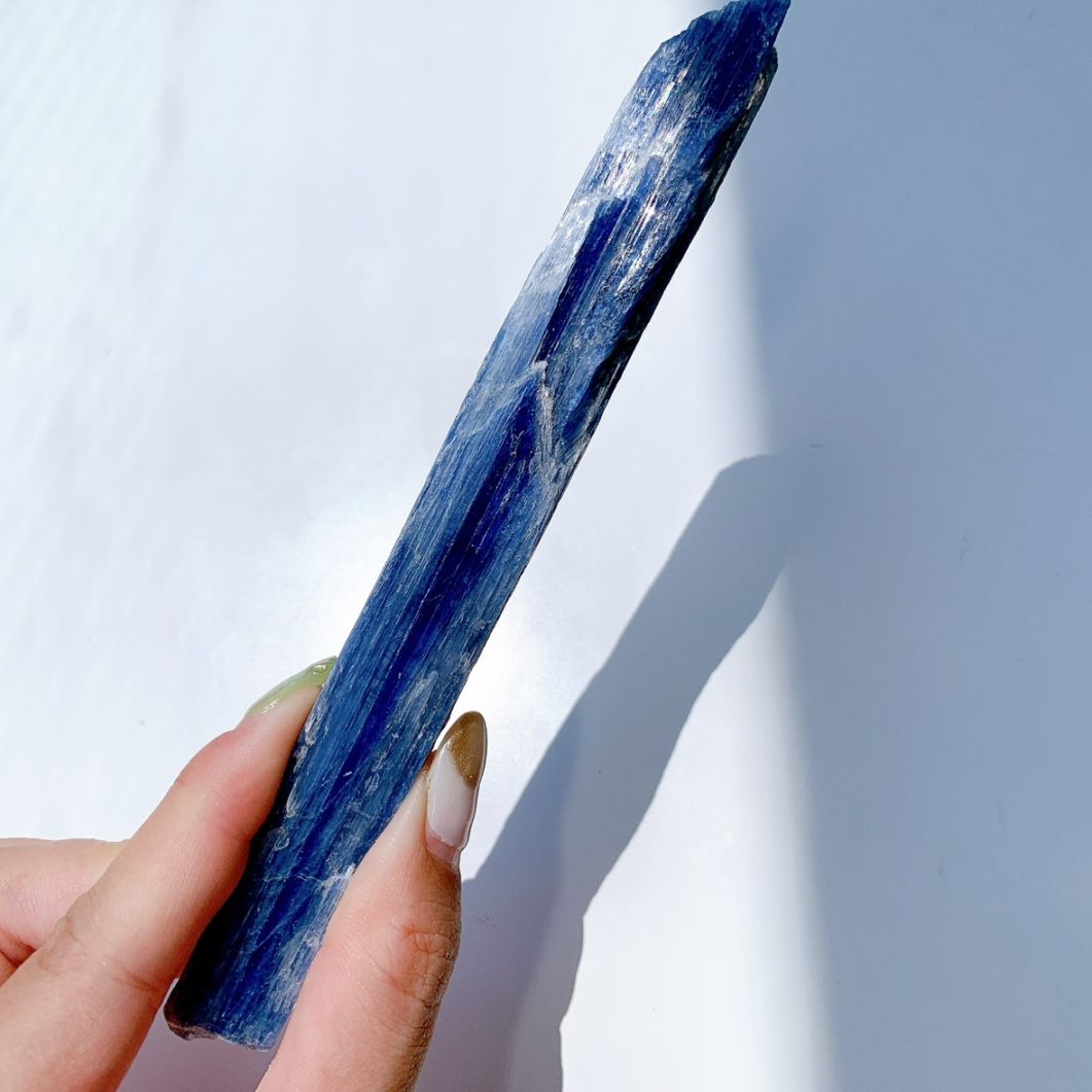 カイヤナイト 原石