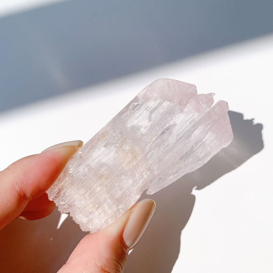 クンツァイト 原石