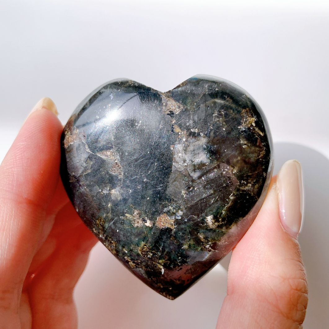 石の形から選ぶ,ハート型 | Crystals by Purely